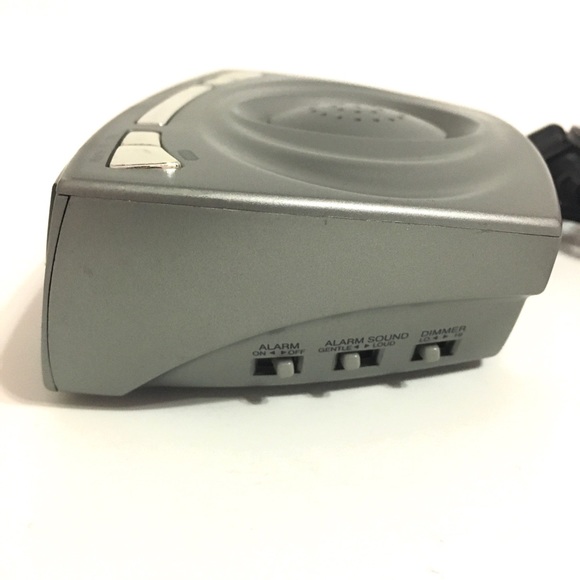 Timex Digital plug-in Bedtime Alarm Clock Snooze - Picture 5 of 7